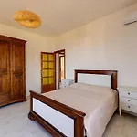 Feriehus Villa With Sea View Terrace And Air Conditioning