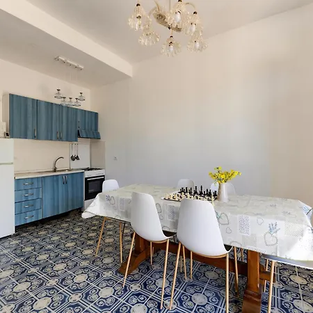 With Sea View Terrace And Air Conditioning Hébergement de vacances